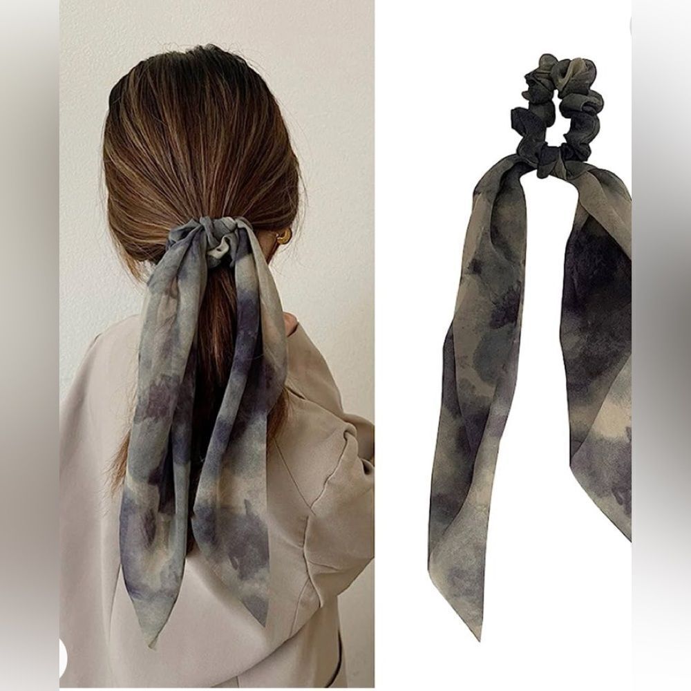 Scunci bundle of two sets of scrunchies. Total of four pieces. Great gifts